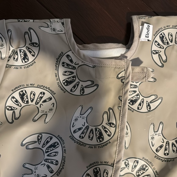 Elodie Long Sleeve Bib (set of two) - Picture 4 of 4